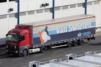 Mercedes-Benz Actros LKW am Flughafen Düsseldorf 13.7.2017