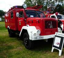 =Magirus-Deutz als Feuerwehrfahrzeug der Fw. Feuerwehr FREIENSTEINAU steht im Mai 2017 in der Burgenstadt Schlitz