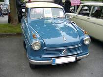 Lloyd Alexander LS. 1957 - 1961. Ein solches Kombimodell kostete DM 4160,00 und war somit nur DM 100,00 als die Limousine. Der 2-Zylinderreihenviertaktmotor hat einen Hubraum von 596 cm³ und leistet 19 PS. Damit erreicht er eine Höchstgeschwindigkeit von 100 km/h. Oldtimertreffen an der Galopprennbahn Krefeld am 16.07.2017.