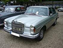 Mercedes Benz W108 E35 280SE 3.5. 1971 - 1972. In diesem Modell wurde der neue V8-motor mit 3.5l Hubraum verbaut, der im 1972 erschienenen W116 350 SE bzw. SEL verbaut wurde. Er hat einen Hubraum von 3499 cm³ und leistet 200 PS. Oldtimertreffen an der Galopprennbahn Krefeld am 16.07.2017.