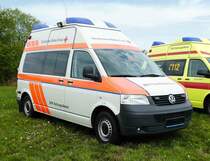 =VW T5 steht zum Verkauf bei der RettMobil 2017 in Fulda - Mai 2017