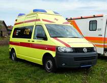 =VW T5 steht zum Verkauf bei der RettMobil 2017 in Fulda - Mai 2017