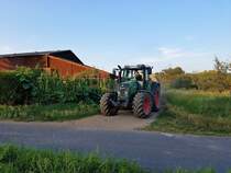 Fendt Vario 415 mit Eisele Güllefass am 21.07.17 in Maintal