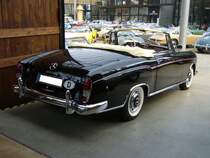 Heckansicht eines Mercedes Benz W180-2 Cabriolet. 1956 - 1959. Classic Remise Düsseldorf am 19.07.2017.