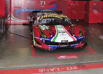 LM GTE-Pro, Nr.:51 Ferrari 488 GTE, Einsatzteam AF Corse, Fahrer: James Calado & Alessandro Pier Guidi. Langstrecken-WM (FIA WEC)Lauf am 16.7.2017 Nürburgring, beim PIT Walke