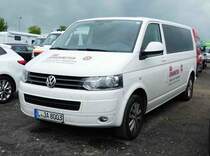 =VW T 5 der Johanniter-Akademie, gesehen auf dem Parkplatz bei der RettMobil 2017 in Fulda - Mai 2017