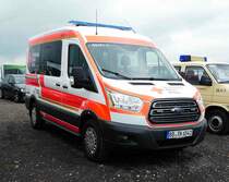 =Ford Transit vom DRK OV MAICHINGEN, gesehen auf dem Parkplatz bei der RettMobil 2017 in Fulda - Mai 2017