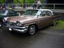 Dodge Matador fourdoor Hardtop Limousine des Modelljahres 1960. Lieferbar war der Matador als viertürige Limousine, als Coupe und als Kombimodell. Der V8-motor hat einen Hubraum von 5907 cm³ und leistet knappe 300 PS. Altmetall trifft Altmetall am 23.07.2017 im LaPaDu.