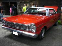 Ford Galaxie 500 Coupe des Modelljahres 1966. Die Galaxie Baureihe war als Limousine, Coupe und Cabriolet lieferbar. Der Galaxie 500 hat einen V8-motor mit einem Hubraum von 7013 cm³ und leistet 345 PS. Altmetall trifft Altmetall am 23.07.2017 im LaPaDu.