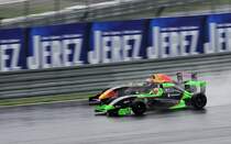 Wasserschlacht, Nr.11 Sacha FENESTRAZ vom Team; JOSEF KAUFMANN RACING gegen Nr.23 Alexander VARTANYAN Team; JD MOTORSPORT, Eurocup Formula Renault 2.0, am 16.7.2017 auf dem Nürburgring im Rahmenprogramm der FIA WEC. 