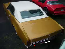 Oldsmobile Delta 88 Coupe des Modelljahres 1970 aus der Vogelperspektive. Altmetall trifft Altmetall am 23.07.2017 im LaPaDu.