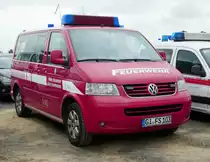 =VW T 5 der Feuerwehr STAUFENBERG, fotografiert bei der RettMobil 2017 in Fulda - Mai 2017