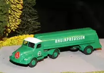 WIKING TANKSATTELZUG MAGIRUS
Bildschönes WIKING-Oldtimer-Modell des MAGIRUS S 3500 Tanksattelzuges
 RHEINPREUSSEN  in 1:87-am 26.7.2017...