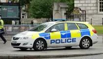 VAUXHALL Astra Polizeifahrzeug der nordirischen Polizei am 01.06.17 in Belfast.