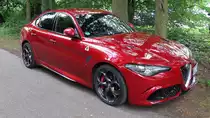 Alfa Romeo Giulia auf der Autoschau in Krefeld an der Rennbahn, 24.6.17