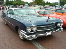Cadillac Series 6300 Coupe de Ville von 1959. Von dieser Ausstattungs- und Karosserieversion verkaufte die Cadillac Division im Modelljahr 1959 21924 Fahrzeuge. Der Einstiegspreis lag bei US$ 5252,00. Der V8-motor hat einen Hubraum von 6390 cm³ und leistet 325 PS. 14. US-Cartreffen am 29.07.2017 im CentroO. 