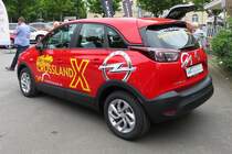 Der brandneue Opel  Crossland X  auf der Autoschau in Krefeld an der Rennbahn, 24.6.17