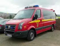 =VW Crafter der Feuerwehr SCHWALMSTADT, gesehen auf dem Parkplatz bei der RettMobil 2017 in Fulda - Mai 2017