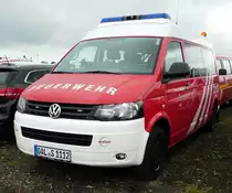 =VW T 5 der Feuerwehr SEEG, gesehen auf dem Parkplatz bei der RettMobil 2017 in Fulda - Mai 