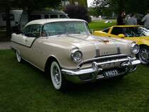 Pontiac Series 27 Star Chief Catalina Hardtop Coupe des Modelljahres 1956. Die Starchief Modelle mit dem Namenszusatz Catalina haben keine B-Säule. Von dieser Karosserie- und Ausstattungsvariante verkaufte die GM-Tochter Pontiac 1956 43392 Fahrzeuge. Der Grundpreis lag bei US$ 2661,00. Der V8-motor hat einen Hubraum von 5186 cm³ und leistet 192 PS. 
14. US-Cartreffen am 29.07.2017 im CentroO.