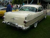 Heckansicht eines Pontiac Series 27 Starchief Custom Catalina Hardtop Coupe von 1956.
14. US-Cartreffen am 29.07.2017 im CentroO.