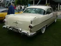 Heckansicht eines Pontiac Series 27 Starchief Custom Catalina Hardtop Coupe von 1956.
14. US-Cartreffen am 29.07.2017 im CentroO.