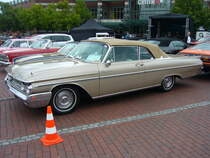 Profilansicht eines Mercury Monterey Convertible aus dem Jahr 1961. 14. US-Cartreffen am 29.07.2017 im CentroO. 