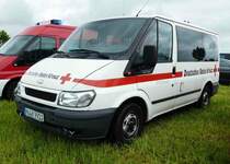 =Ford Transit vom DRK OV ERLENSEE steht im Mai 2017 bei der RettMobil in Fulda