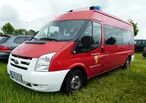 =Ford Transit der Feuerwehr UETZE steht im Mai 2017 bei der RettMobil in Fulda
