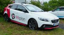=Volvo V 40 von  fireplan  steht auf dem Parkplatz der RettMobil 2017 in Fulda, Mai 2017