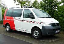 =VW T5 der Firma  RAUWERS  steht im Mai 2017 bei der RettMobil in Fulda
