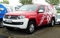 =VW Amarok vom  AWG  steht auf dem Parkplatz der RettMobil 2017 in Fulda, Mai 2017