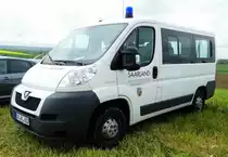 =Peugeot der Landesregierung des Saarlandes steht auf dem Parkplatz der RettMobil 2017 in Fulda, Mai 2017
