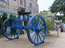 Der Großbaumverpflanzwagen (erworben 1928) des Fürsten Pückler zur Gestaltung von Parkanlagen gesehen am 09. August 2017 im Schlosspark Babelsberg in Potsdam. 

