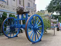 Der Großbaumverpflanzwagen (erworben 1928) des Fürsten Pückler zur Gestaltung von Parkanlagen gesehen am 09. August 2017 im Schlosspark Babelsberg in Potsdam. 

