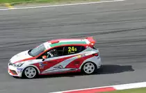 # 24, Renault Clio R.S. IV Cup, Fahrer:A.Citera(AUT), Mitzieher beim Rennen im Rahmenprogramm des ADAC GT Masters am 5.8.2017 auf dem Nürburgring