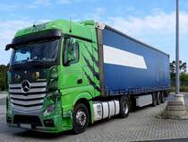 ACTROS 1851 bei einer Rast in Schwabach-West; 170704