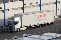 Scania Sattelzug am Flughafen Düsseldorf 6.8.2017