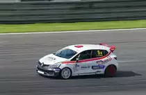 # 5, Renault Clio R.S. IV Cup, Fahrer:K.Landwehr(DEU), Mitzieher beim Rennen im Rahmenprogramm des ADAC GT Masters am 5.8.2017 auf dem Nürburgring