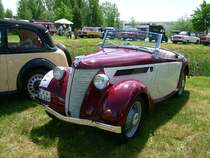 Auch die Cabrio Version des Ford Eifel war in Auerbach Rebesgr�n vertreten.