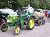 Ein John Deere lanz mit Wasserh�nger war f�r das Bew�ssern der Fahrbahn im Agra Messegel�nde zust�ndig. markleeberg 2007