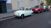 Fiat 500 R. 1972 - 1975. Der 500 R trägt noch ein altes italienisches Kennzeichen aus der Provinz Perugia/Umbrien. Forio/Kampanien am 12.08.2017.