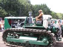 Hier nochmal in bester Position. Die russ.T100 Raupe mit einem russichen Fahrer.
