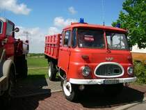 Ehemaliger Feuerwehr Robur,hier mal mit dem Haifischmaul grill, beim Oldtimertreffen in Auerbach Rebesgr�n