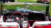 =Innenansicht des Ford Thunderbird, Bj. 1964, gesehen bei der Oldtimerausstellung in Thalau im Mai 2017
