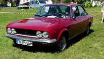 =Fiat 124 Sport rollt zu seinem Standplatz bei der Oldtimerausstellung in Thalau im Mai 2017