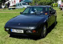 =Porsche 924 rollt zu seinem Standplatz bei der Oldtimerausstellung in Thalau im Mai 2017