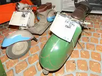 Ein TMZ TULA T-200 und ein Vyatka VP-150 Motorroller im Technikmuseum Vadim Zadorozhny (Moskau, Mai 2016)