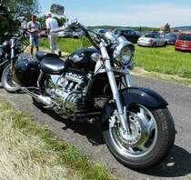 =Honda Valkyrie F 6 steht auf dem Gästeparkplatz der Oldtimerausstellung in Thalau im Mai 2017