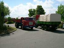 Skoda Kipper und Praga wenden von der Rundfahrt kommend beim Oldtimertreffen in Auerbach Rebesgr�n